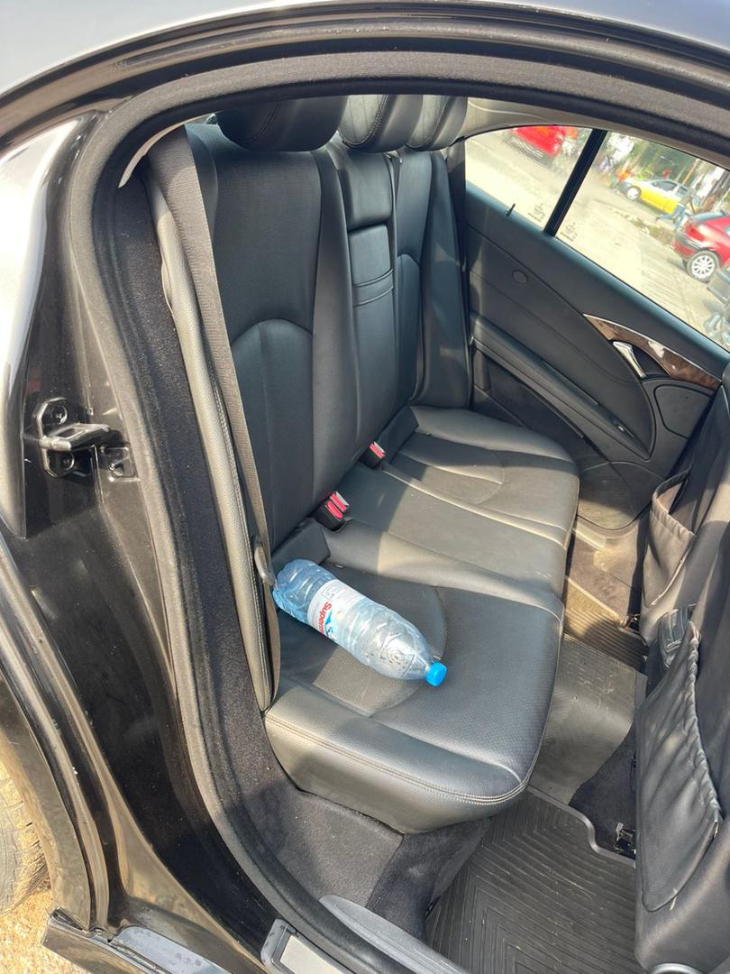 Mercedes E350 vue arrière