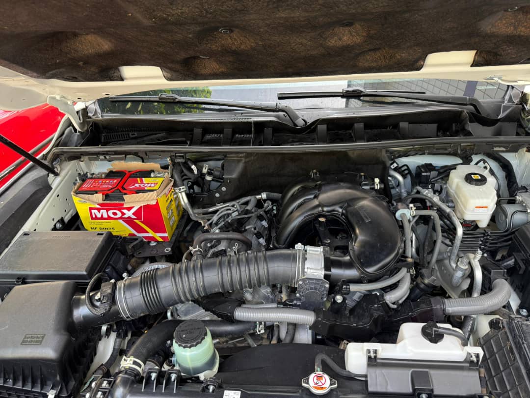 Toyota LC300 tableau de bord