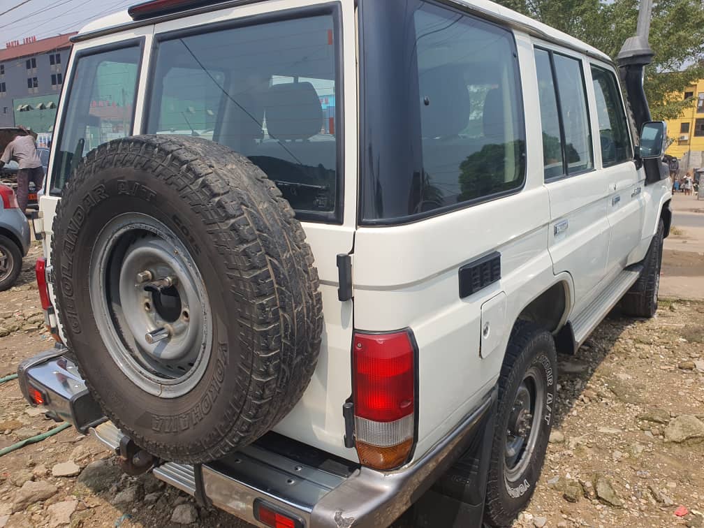 Land Cruiser vue latérale