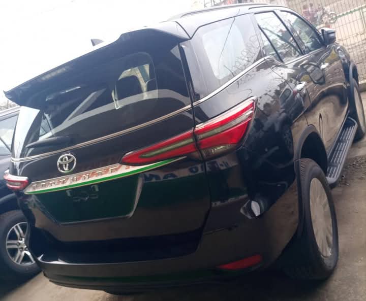 Fortuner écran tactile