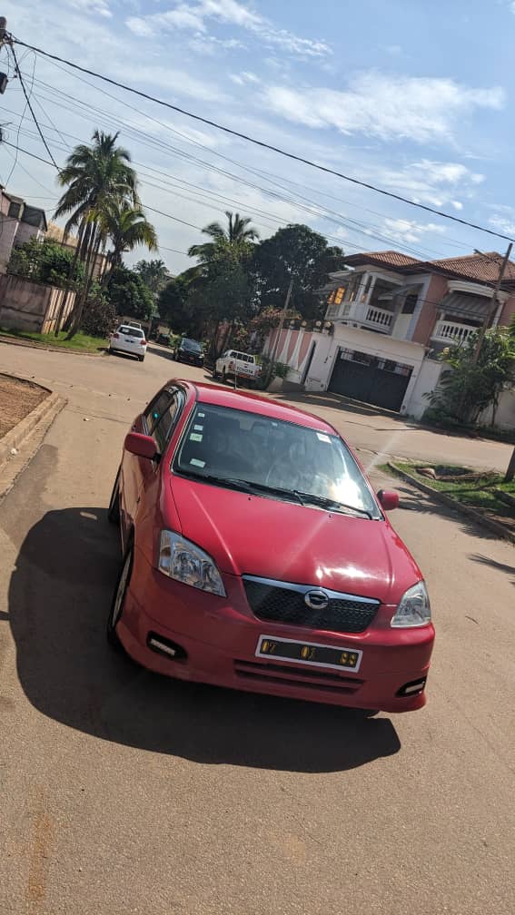 Toyota Runx vue arrière