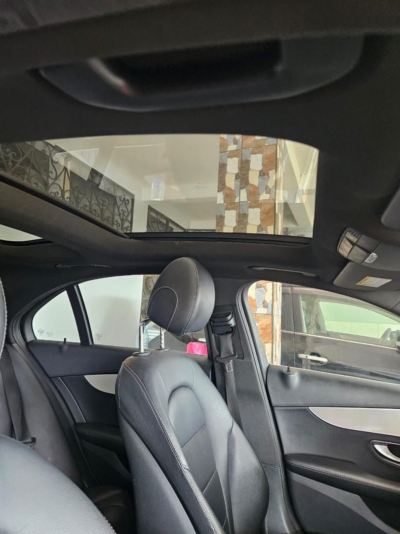 Mercedes C300 vue latérale