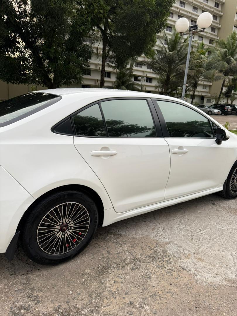 Corolla espace arrière