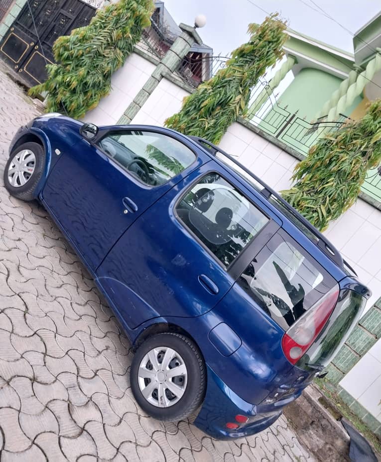 Yaris Verso vue avant